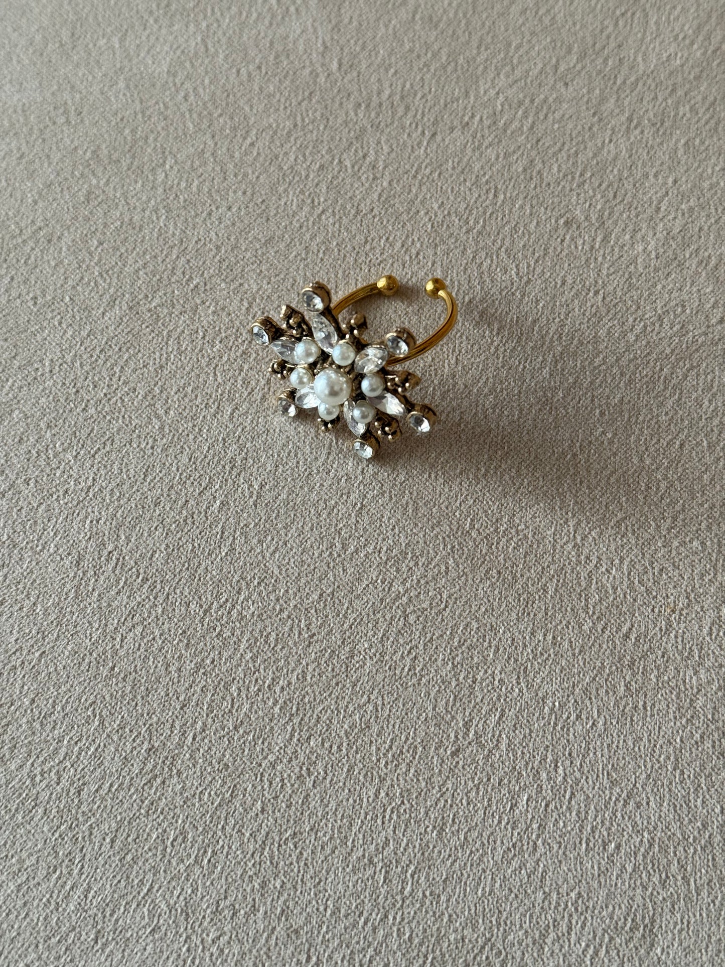 Anillo Raíces Estrella Emperlada Tono claro